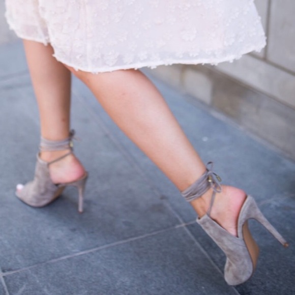 Black dress shoes - Picture 2 of 5